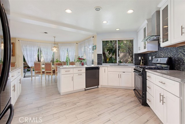 Detail Gallery Image 18 of 43 For 19 Tennessee, Irvine,  CA 92606 - 4 Beds | 2/1 Baths