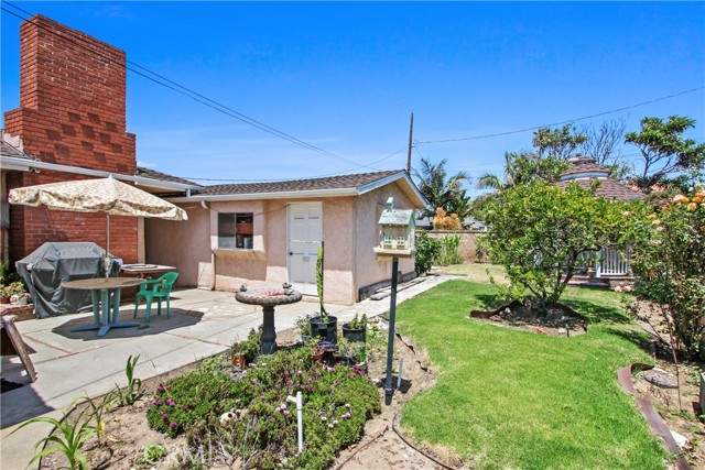 SHED CAN  EASILY CONVERT TO AN ADU