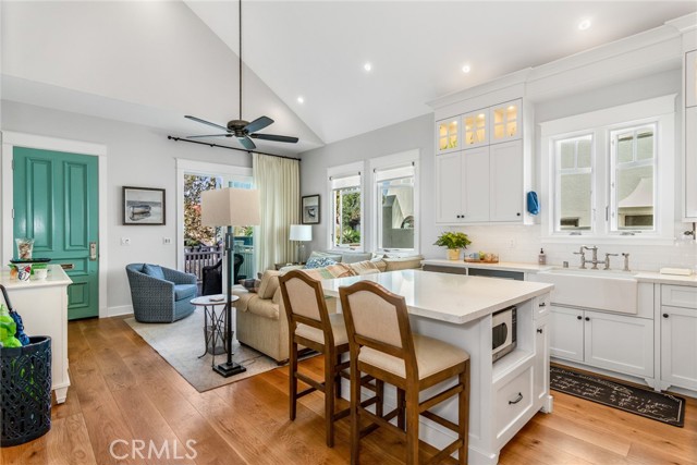Detail Gallery Image 7 of 33 For 162 Pomona Ave, Long Beach,  CA 90803 - 2 Beds | 2 Baths