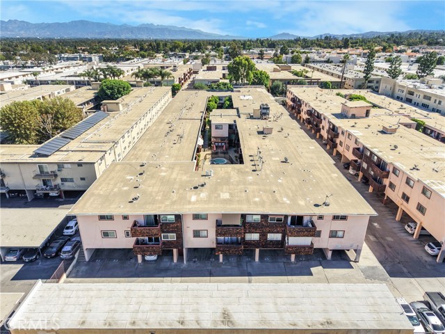 5403 Newcastle Avenue photo 37