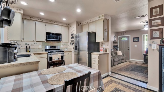 Detail Gallery Image 12 of 54 For 2717 Leatherwood Ct, Riverside,  CA 92504 - 3 Beds | 2 Baths