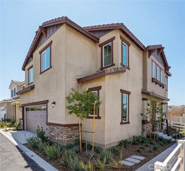 Detail Gallery Image 2 of 24 For 6341 Sierra Vista Ln, Fontana,  CA 92336 - 4 Beds | 2/1 Baths