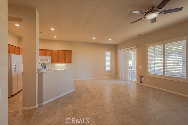 10301 Darby Road, Apple Valley CA: https://media.crmls.org/medias/c9b86859-8388-4d84-a27d-37451347c50f.jpg