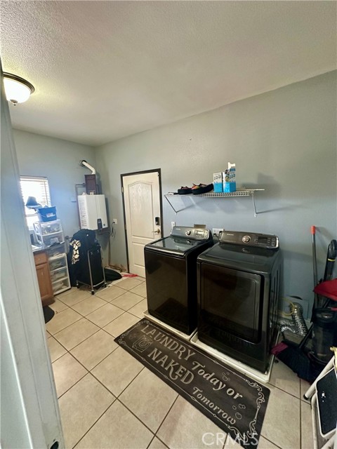 42500 20th Street West, Lancaster CA: https://media.crmls.org/medias/c9b87c46-ddb4-45e3-9cc3-1ee925fcee22.jpg