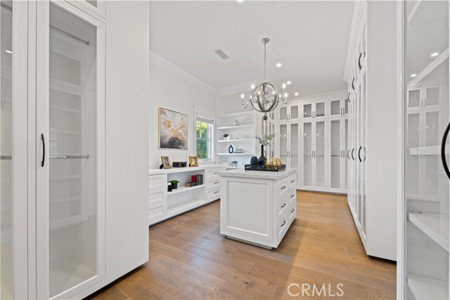 7 Bed Home for Sale in Encino, California