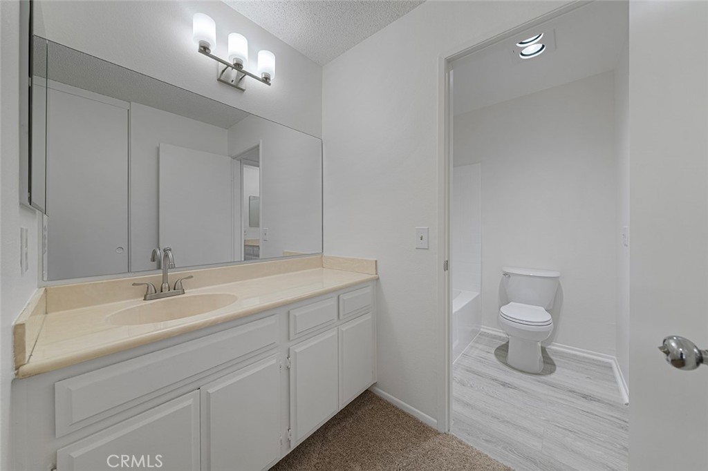 https://media.crmls.org/medias/c9b9926f-604f-4cad-8e06-c7aa72e3de98.jpg?preset=X-Large