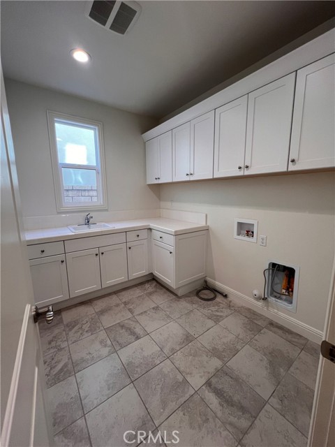 Detail Gallery Image 13 of 14 For 29 Caspian, Lake Forest,  CA 92630 - 5 Beds | 5/1 Baths