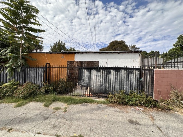 Detail Gallery Image 9 of 13 For 7700 Mckinley, Los Angeles,  CA 90001 - – Beds | – Baths