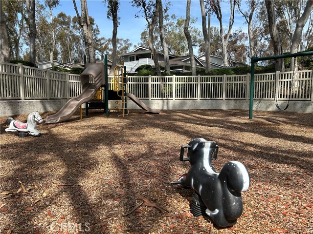 Detail Gallery Image 14 of 15 For 2576 E Coventry Cir #98,  Fullerton,  CA 92833 - 2 Beds | 1 Baths