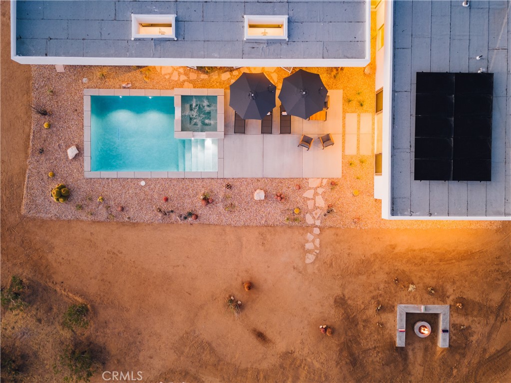 https://media.crmls.org/medias/c9bb23a9-89d5-49f4-b95a-84857372cce8.jpg?preset=X-Large