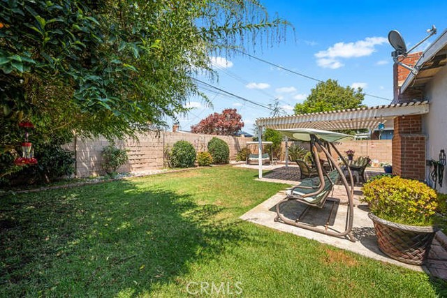 815 Marvista S Avenue, Seal Beach CA: https://media.crmls.org/medias/c9bbb1f0-b7b2-48e6-8a39-73f588df1b4d.jpg