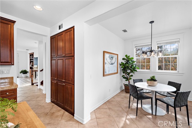 Image 14 of 43 For 8 Paddock Place