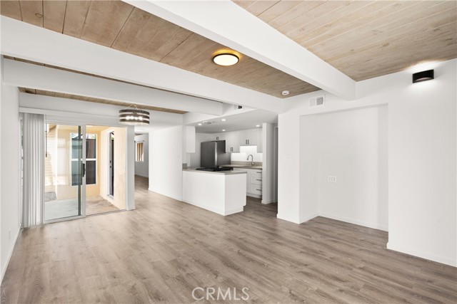 Detail Gallery Image 6 of 29 For 255 Prospect St, Newport Beach,  CA 92663 - 2 Beds | 2 Baths