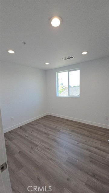 Detail Gallery Image 8 of 23 For 10413 Avalon Bld, Los Angeles,  CA 90003 - 4 Beds | 2 Baths