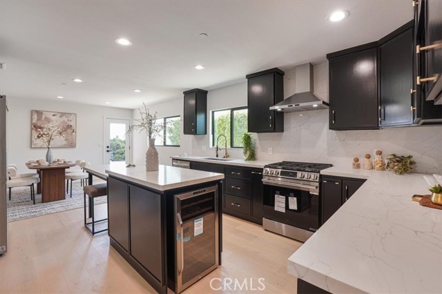 Detail Gallery Image 7 of 35 For 3560 Lavell Dr, Los Angeles,  CA 90065 - 4 Beds | 4 Baths