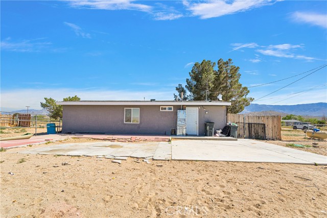 Detail Gallery Image 5 of 41 For 9989 Hope Ln, Lucerne Valley,  CA 92356 - 3 Beds | 1 Baths