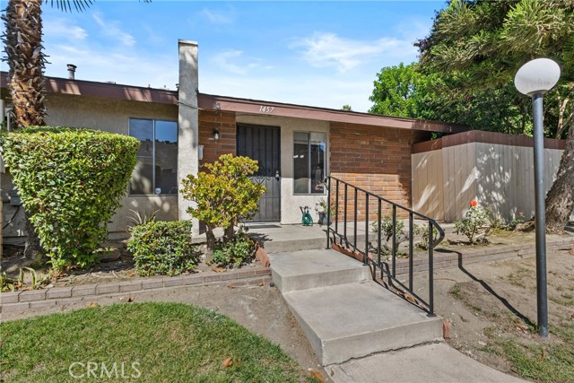 1457 Fredericks Lane, Upland CA: https://media.crmls.org/medias/c9bde2a4-3200-4033-9316-4501a8b0940a.jpg