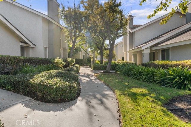 Detail Gallery Image 33 of 37 For 34 Mirror Lake #53,  Irvine,  CA 92604 - 3 Beds | 2/1 Baths