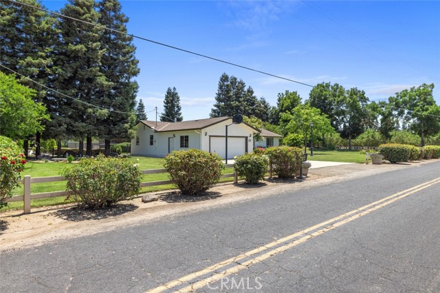 4742 Crow Road, Oakdale CA: https://media.crmls.org/medias/c9be0e9b-aada-48e8-92d8-c5a17b669e6d.jpg