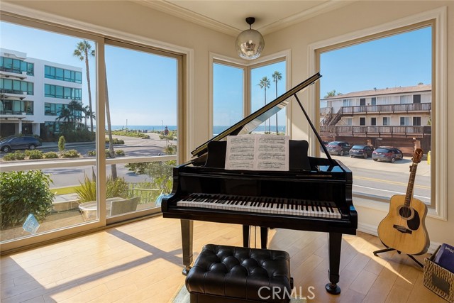 Detail Gallery Image 11 of 27 For 100 Paseo De La Playa, Redondo Beach,  CA 90277 - 1 Beds | 1 Baths
