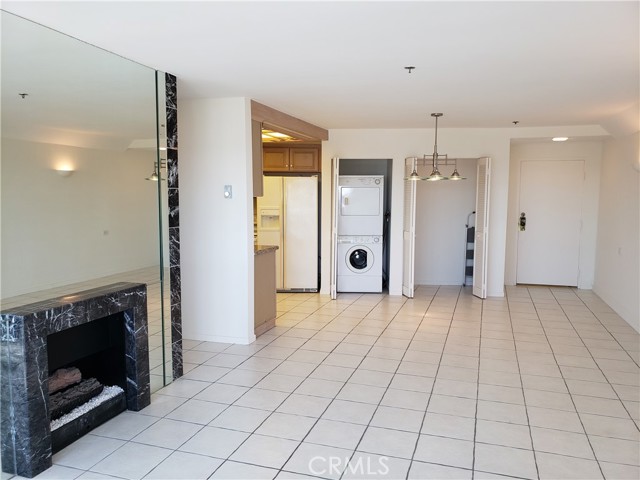 625 Esplanade, Redondo Beach, California 90277, 1 Bedroom Bedrooms, ,1 BathroomBathrooms,Residential,For Sale,Esplanade,SB23226251