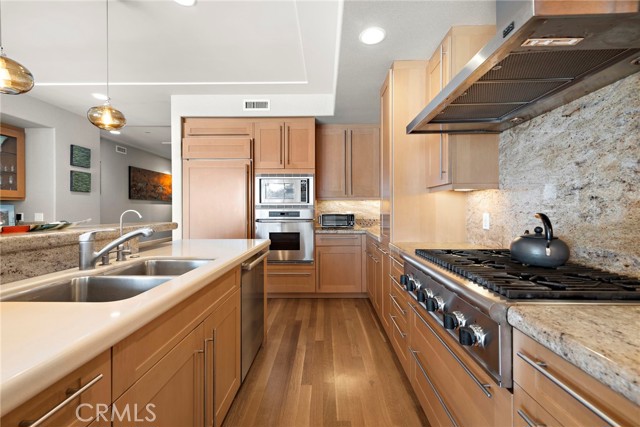 Detail Gallery Image 6 of 38 For 1603 S Coast Hwy #F,  Laguna Beach,  CA 92651 - 3 Beds | 3 Baths