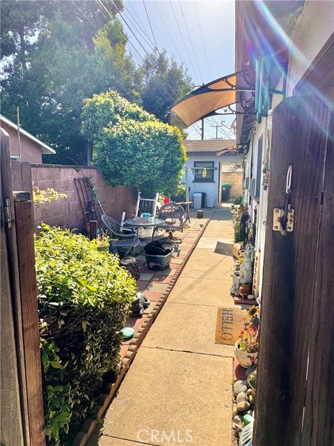 422 E Hermosa Street, Santa Maria CA: https://media.crmls.org/medias/c9c0c119-ce48-48c6-aeae-dd966b435403.jpg