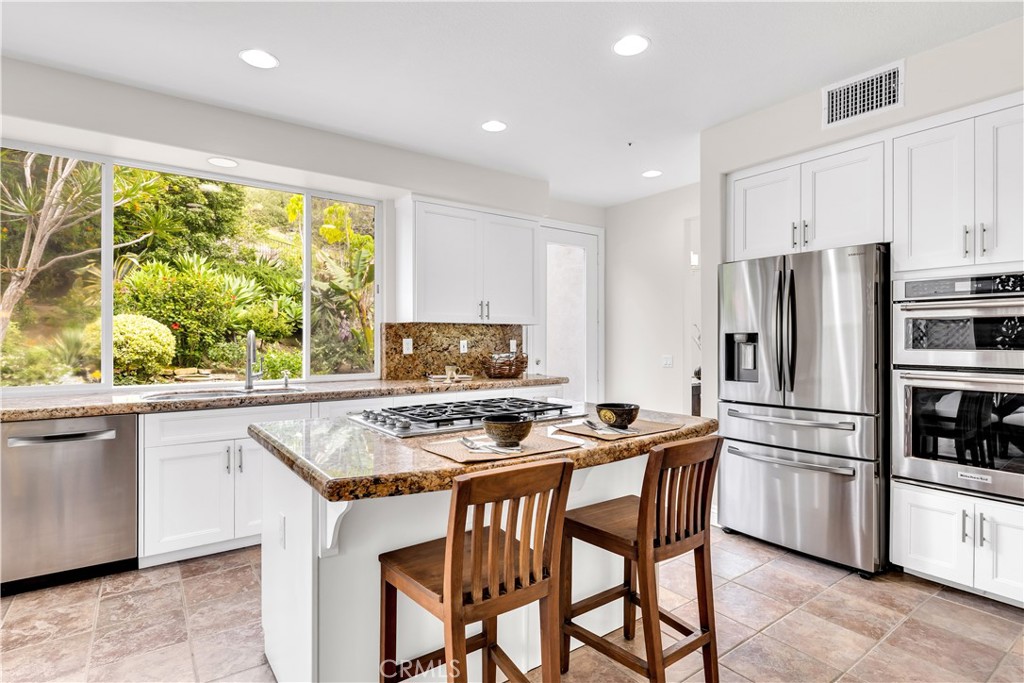 MLS #OC25095542 img 12