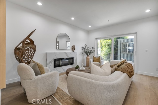 Detail Gallery Image 4 of 35 For 1022 W 223rd St #6,  Torrance,  CA 90502 - 3 Beds | 2/1 Baths