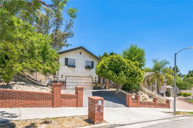 Detail Gallery Image 9 of 15 For 11922 Louise Ave, Granada Hills,  CA 91344 - 4 Beds | 3 Baths