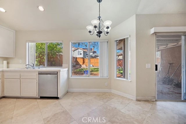 Detail Gallery Image 23 of 54 For 10049 Cartagena, Moreno Valley,  CA 92557 - 4 Beds | 2 Baths