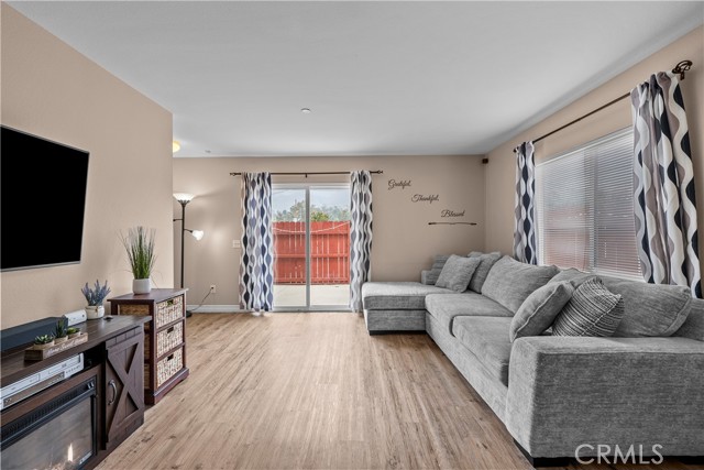 14552 Foothill photo 4