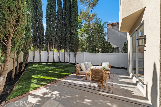 32 Comiso, Irvine CA: https://media.crmls.org/medias/c9c41179-44f5-45a4-9337-d12b476f62b3.jpg