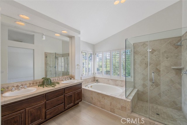 27448 Whitefield Place, Valencia CA: https://media.crmls.org/medias/c9c4c762-516b-4f42-8ea7-8be8eb2b20c7.jpg