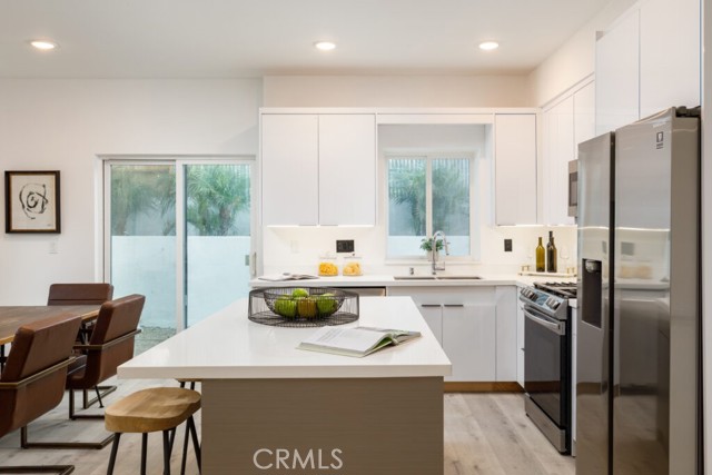 846 N Alta Vista Boulevard, Los Angeles CA: https://media.crmls.org/medias/c9c5c097-9d82-4e2e-8476-20005c716d0f.jpg