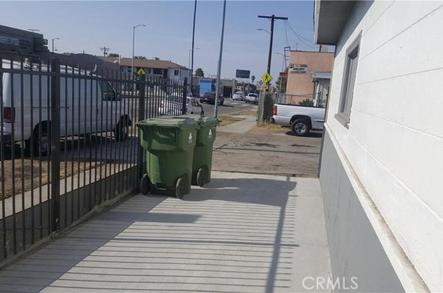 8014 S Western Avenue, Los Angeles CA: https://media.crmls.org/medias/c9c6725f-1c6e-4f66-9f27-0bf18361828f.jpg
