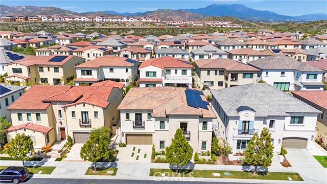 85 Spacial, Irvine CA: https://media.crmls.org/medias/c9c76da8-f487-4bc3-bdfb-f5a6e8d394a3.jpg