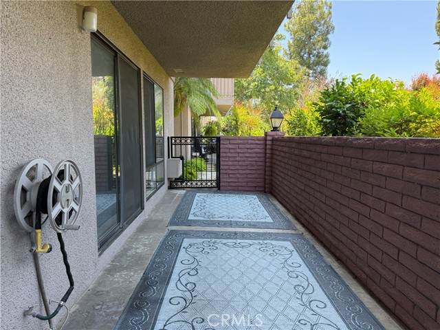 851 Ronda Mendoza, Laguna Woods CA: https://media.crmls.org/medias/c9c81c56-8f91-4bae-baa9-70bd88a498d8.jpg