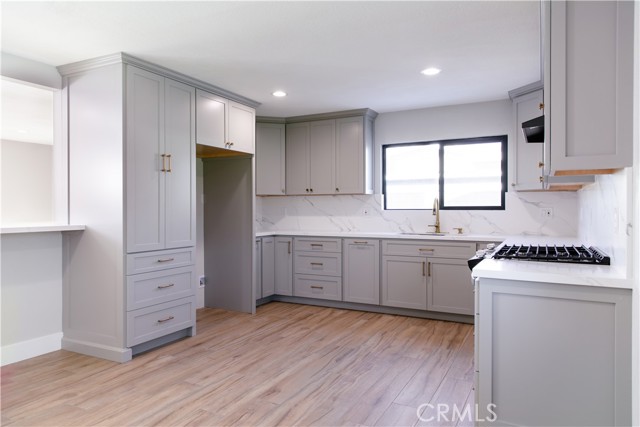 Detail Gallery Image 8 of 42 For 4887 Philadelphia St, Chino,  CA 91710 - 4 Beds | 2 Baths