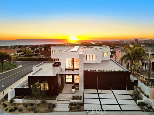 53 Montecito, Corona del Mar CA: https://media.crmls.org/medias/c9c8e8c7-034b-47a9-b6bf-dcb0bf77387e.jpg