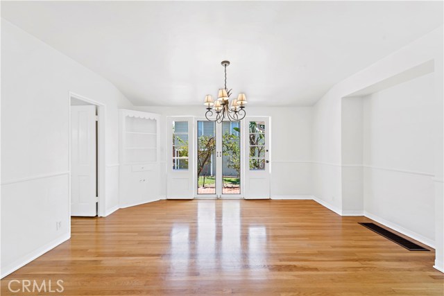 Detail Gallery Image 9 of 19 For 333 Locust St, Laguna Beach,  CA 92651 - 2 Beds | 1 Baths