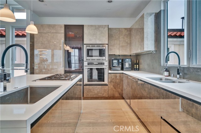 719 1st Place, Hermosa Beach CA: https://media.crmls.org/medias/c9c9e8be-2c67-4c22-9658-568fe82ba4a0.jpg