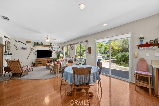 Detail Gallery Image 21 of 68 For 22262 Trinity Pl, Saugus,  CA 91390 - 5 Beds | 3 Baths