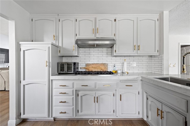 7209 Copper Creek Way, Bakersfield CA: https://media.crmls.org/medias/c9cb3378-5530-44a1-b522-89e838e5b99a.jpg