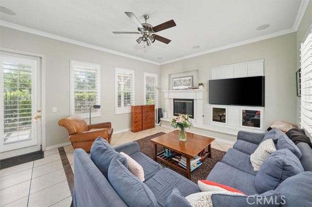 26800 Fairlain Drive, Valencia CA: https://media.crmls.org/medias/c9cbc587-f18f-4112-b848-5ce9cba1c9eb.jpg