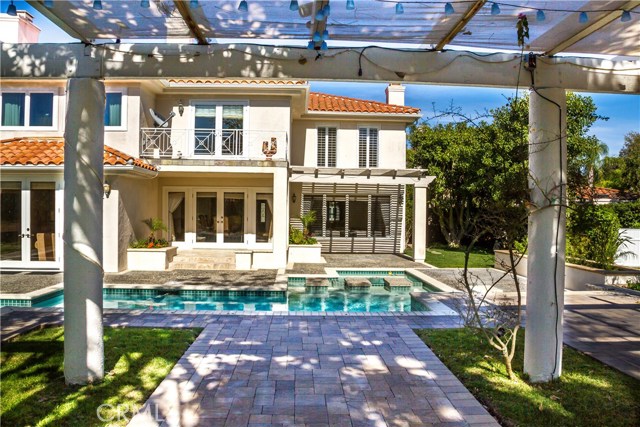 The trellace offers shade and comfort in the sun while watching the pool