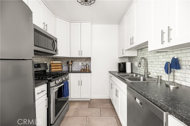 6600 Warner Avenue, Huntington Beach CA: https://media.crmls.org/medias/c9cc6b1a-875d-4517-9c43-40edc6941576.jpg