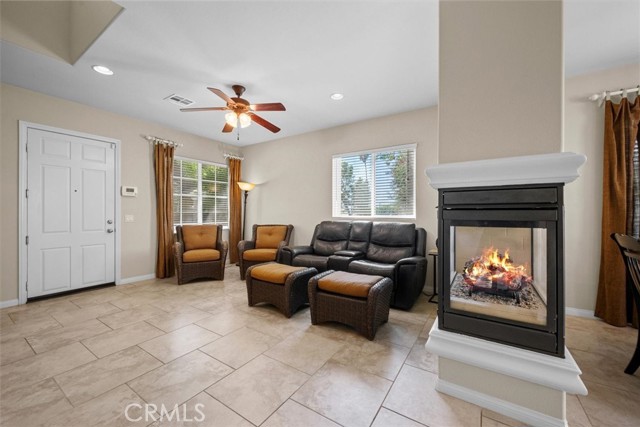 Detail Gallery Image 6 of 46 For 22528 Canal Cir, Grand Terrace,  CA 92313 - 3 Beds | 2/1 Baths