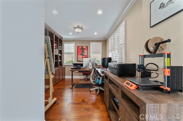 Detail Gallery Image 26 of 63 For 15520 Megan Dr, Canyon Country,  CA 91387 - 5 Beds | 4 Baths