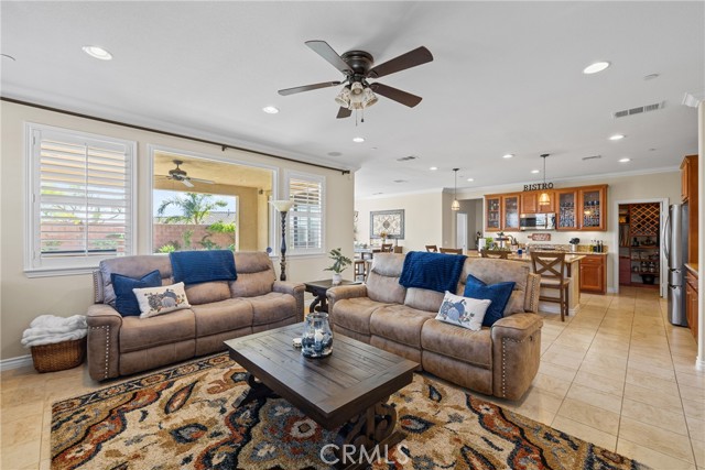 Detail Gallery Image 14 of 55 For 4882 Hawk Ridge Ave, Fontana,  CA 92336 - 4 Beds | 3/1 Baths